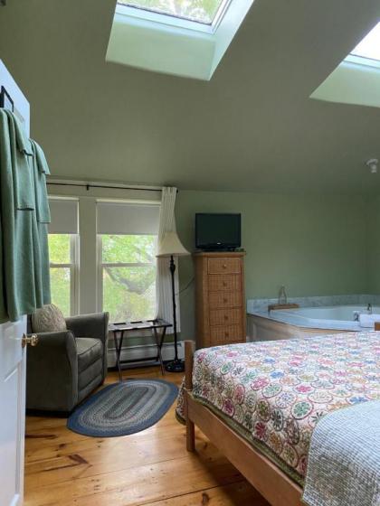 James Place Inn Bed and Breakfast - image 10