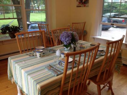 James Place Inn Bed and Breakfast - image 3