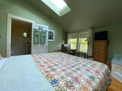 James Place Inn Bed and Breakfast - image 9