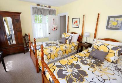 Kendall Tavern Inn Bed and Breakfast - image 12