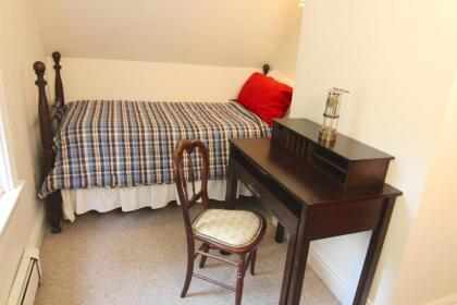 Kendall Tavern Inn Bed and Breakfast - image 2
