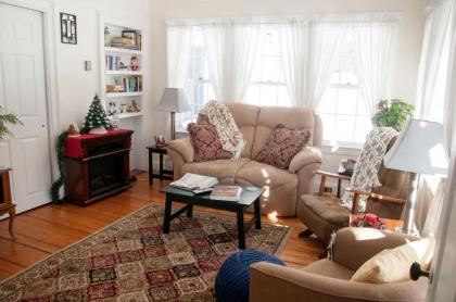 Candlebay Inn - image 2