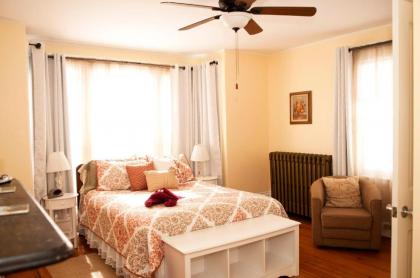 Candlebay Inn - image 3
