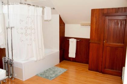 Candlebay Inn - image 6