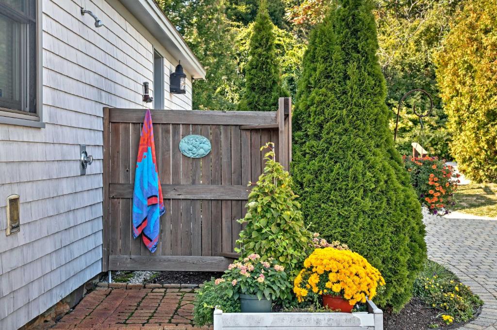 Heron Cottage on Casco Bay with Deck and Dock Access! - main image