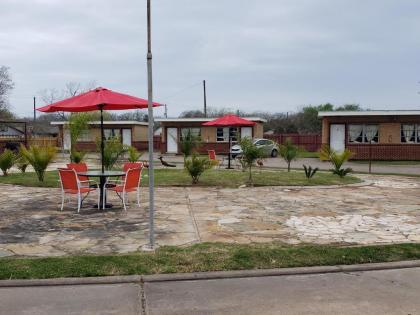 Gulf Crest Motel - image 12