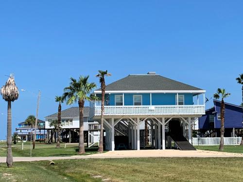 Casita at the Pass - Cute Beach Getaway Filtered Views of Gulf and Bay! - main image