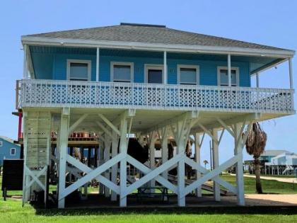 Casita at the Pass - Cute Beach Getaway Filtered Views of Gulf and Bay! - image 2