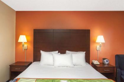 Days Inn by Wyndham Fremont - image 10