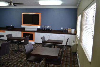 Countryside Inn & Suites - image 3