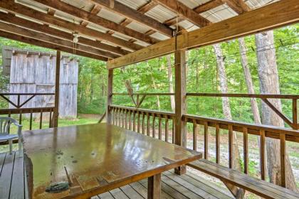 Rustic taswell Cabin Grill and Walk to Patoka Lake