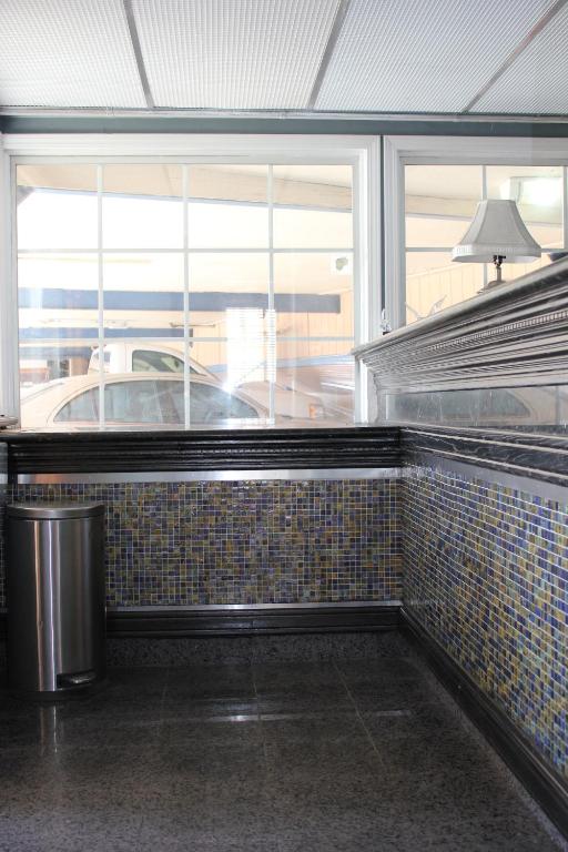 Best Budget Inn Fresno - image 2