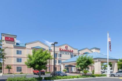 Ramada by Wyndham Fresno Northwest - image 1