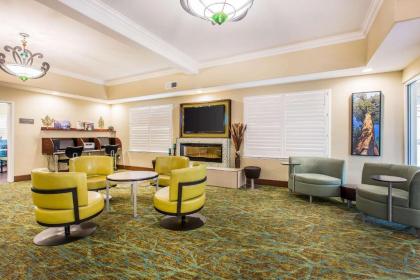 Comfort Suites Fresno River Park - image 10