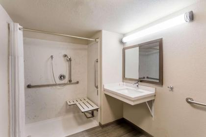 Days Inn by Wyndham Yosemite Area - image 5