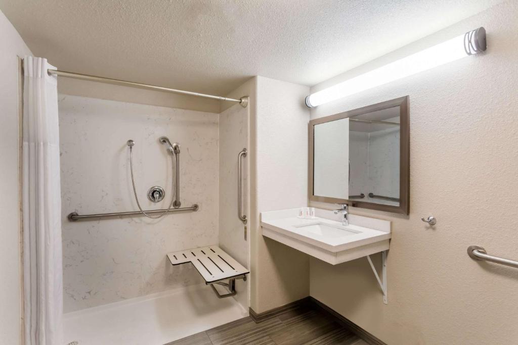 Days Inn by Wyndham Yosemite Area - image 5