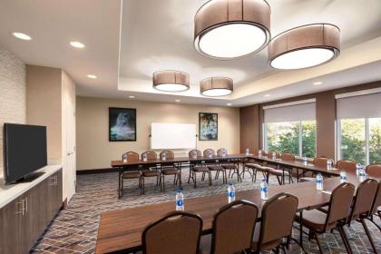 La Quinta by Wyndham Clovis CA - image 3