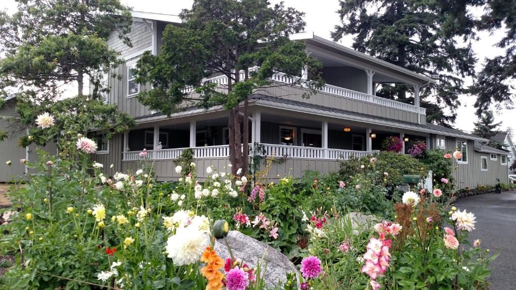 Friday Harbor Grand - image 2