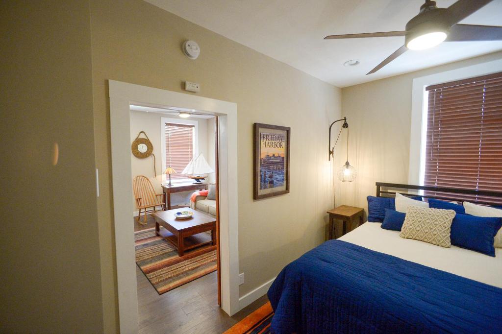 Captain's Quarters Vacation Rental - image 3