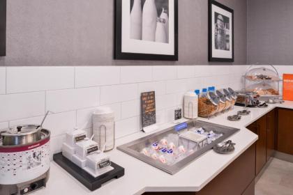 Hampton Inn & Suites Legacy Park-Frisco - image 12