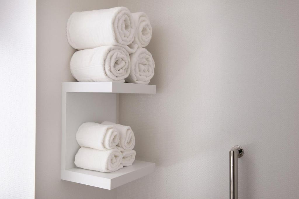 Hampton Inn & Suites Legacy Park-Frisco - image 2