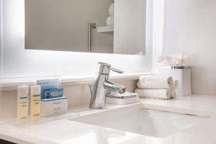 Hampton Inn & Suites Legacy Park-Frisco - image 21