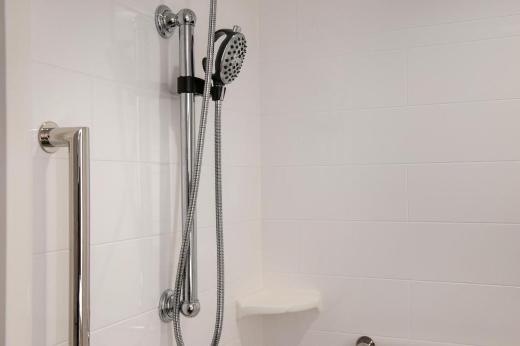 Hampton Inn & Suites Legacy Park-Frisco - image 3