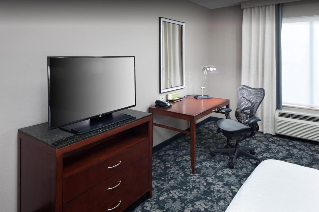 Hilton Garden Inn Frisco - image 3