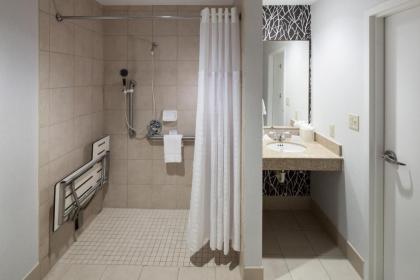 Hilton Garden Inn Frisco - image 7