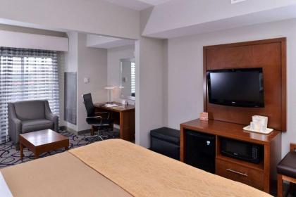 Comfort Inn & Suites Frisco - image 10