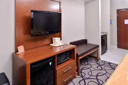 Comfort Inn & Suites Frisco - image 15