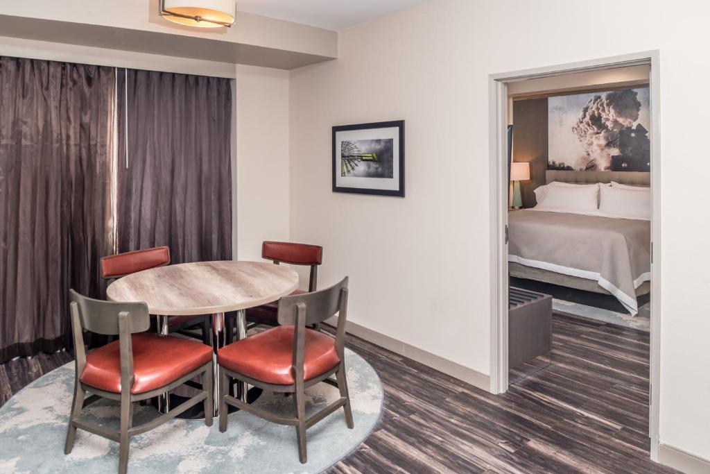 Hotel Indigo - Frisco an IHG Hotel - image 4