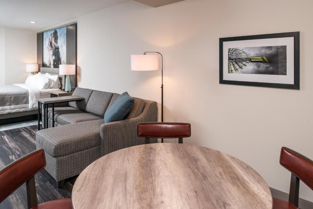 Hotel Indigo - Frisco an IHG Hotel - image 7