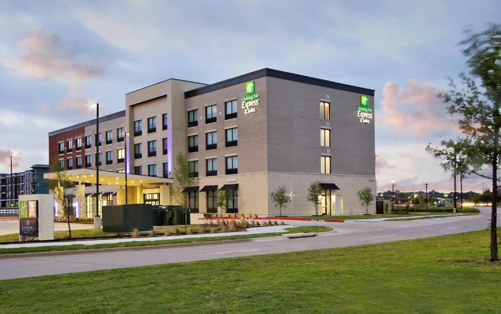 Holiday Inn Express & Suites - Frisco NW Toyota Stdm an IHG Hotel - main image