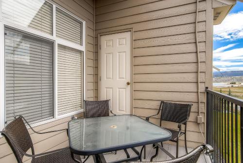 Three-Bedroom Spacious Condo 206 at Bay Club - image 2