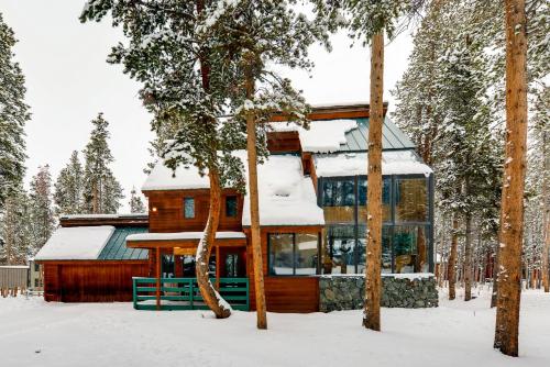 Four-Bedroom House at Red Feather with Sauna - main image