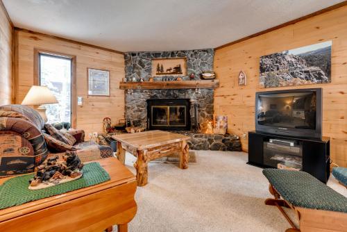 Four-Bedroom House at Red Feather with Sauna - image 5