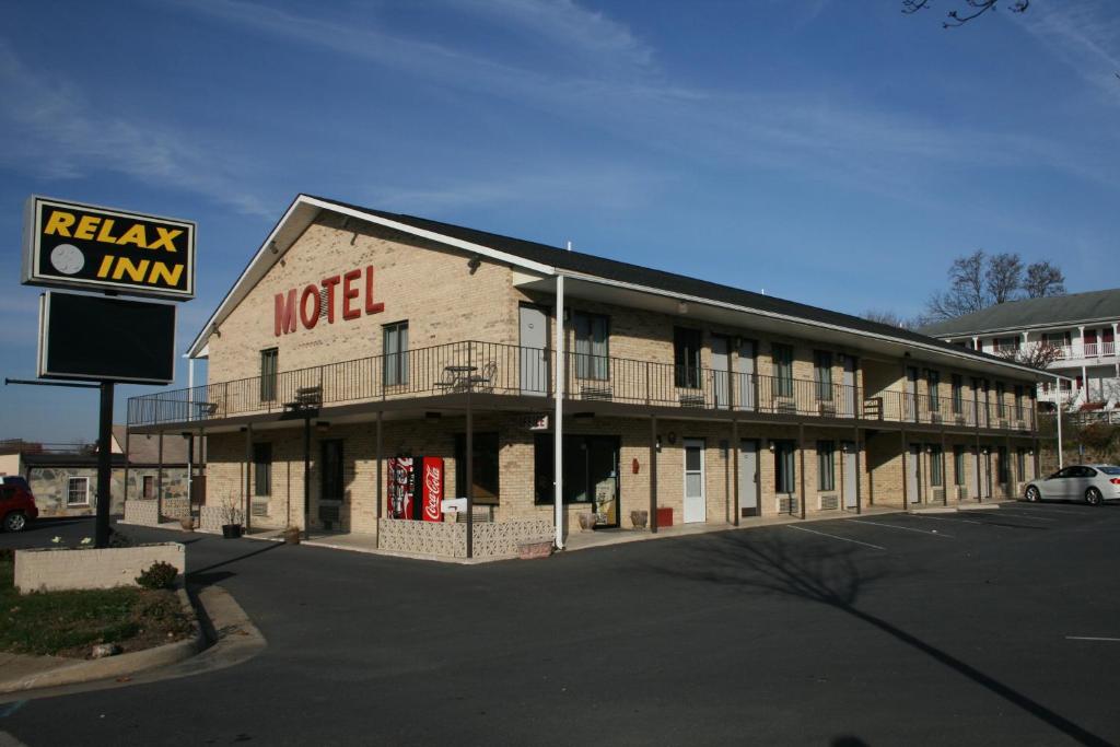 Relax Inn Front Royal - main image