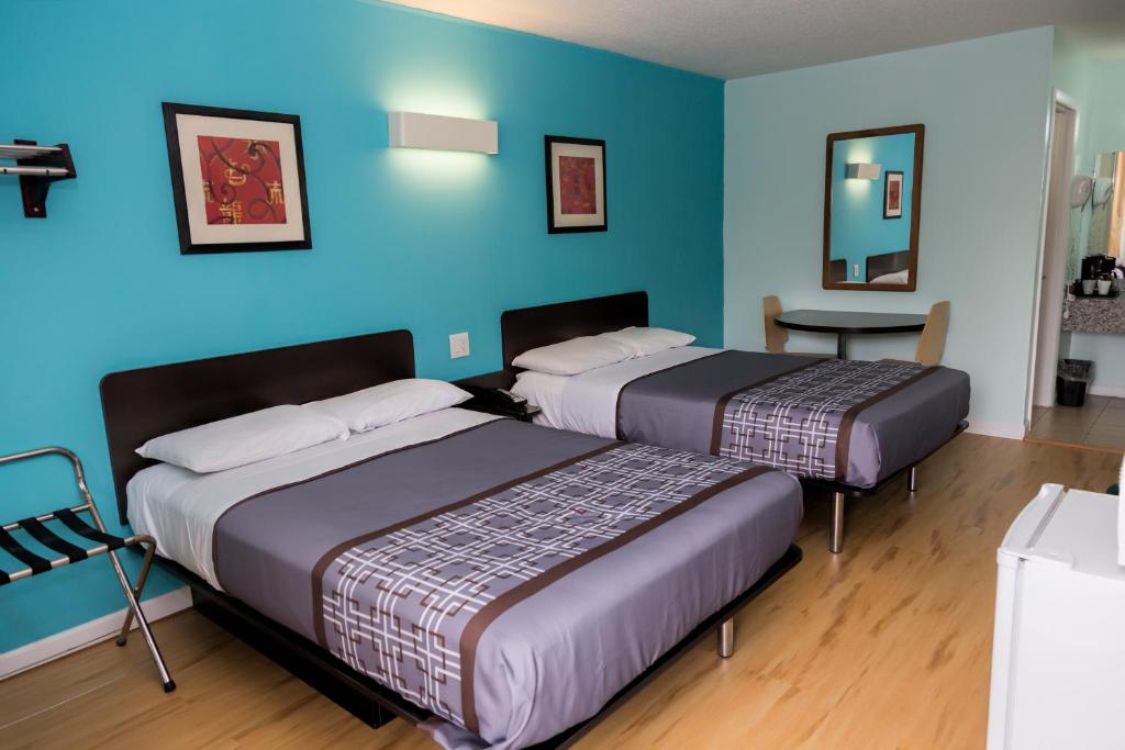 Relax Inn Front Royal - image 2