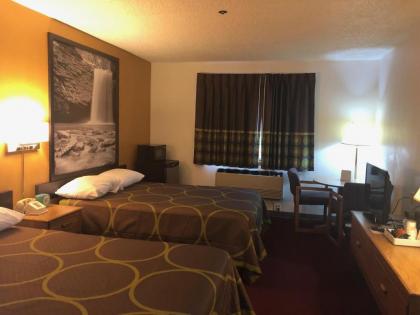 Super 8 by Wyndham Front Royal - image 15