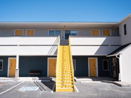 Balanced Rock Inn - image 11