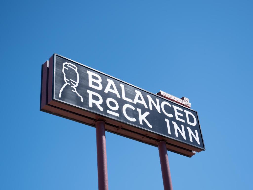 Balanced Rock Inn - image 4