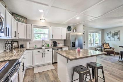 Cozy House with Views 1 Mi to Colorado River! - image 11
