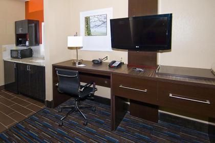 Holiday Inn Express Fulton - image 12