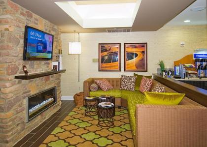 Holiday Inn Express Fulton - image 8