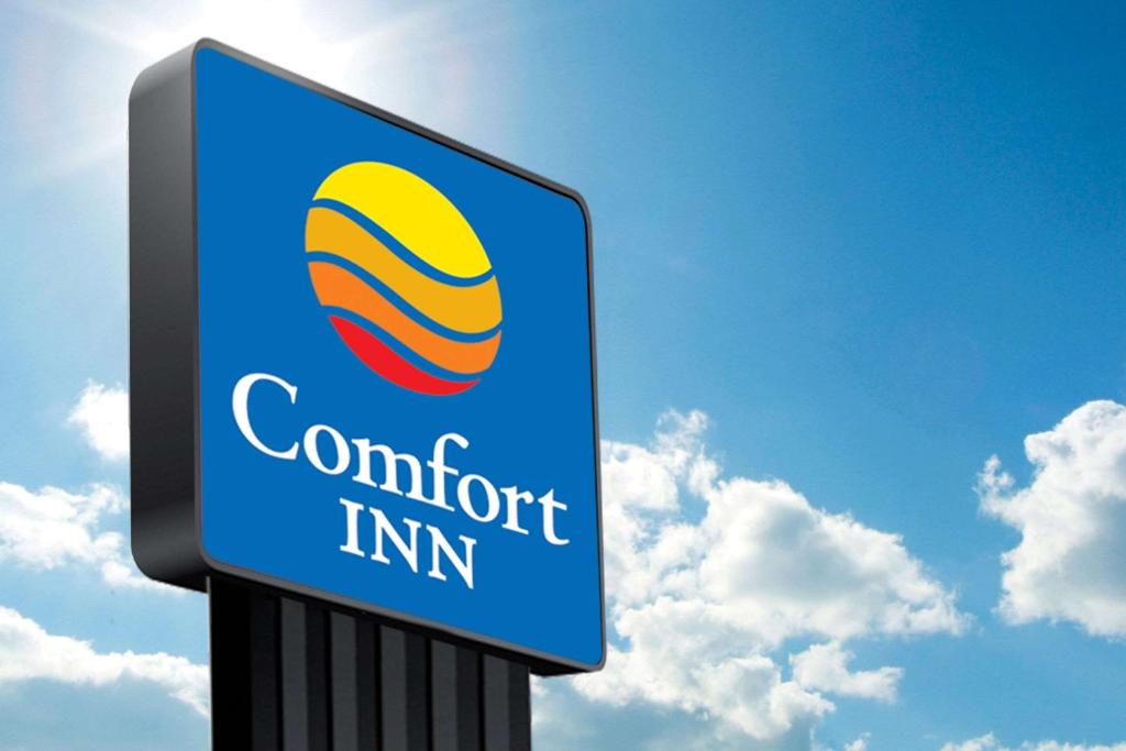 Comfort Inn & Suites - main image