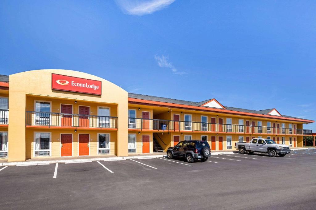 Econo Lodge - main image