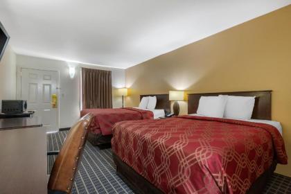Econo Lodge - image 3
