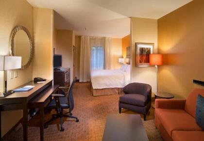 Fairfield Inn & Suites by Marriott Gainesville - image 14