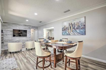 modern Gainesville Gem about 2 mi to University